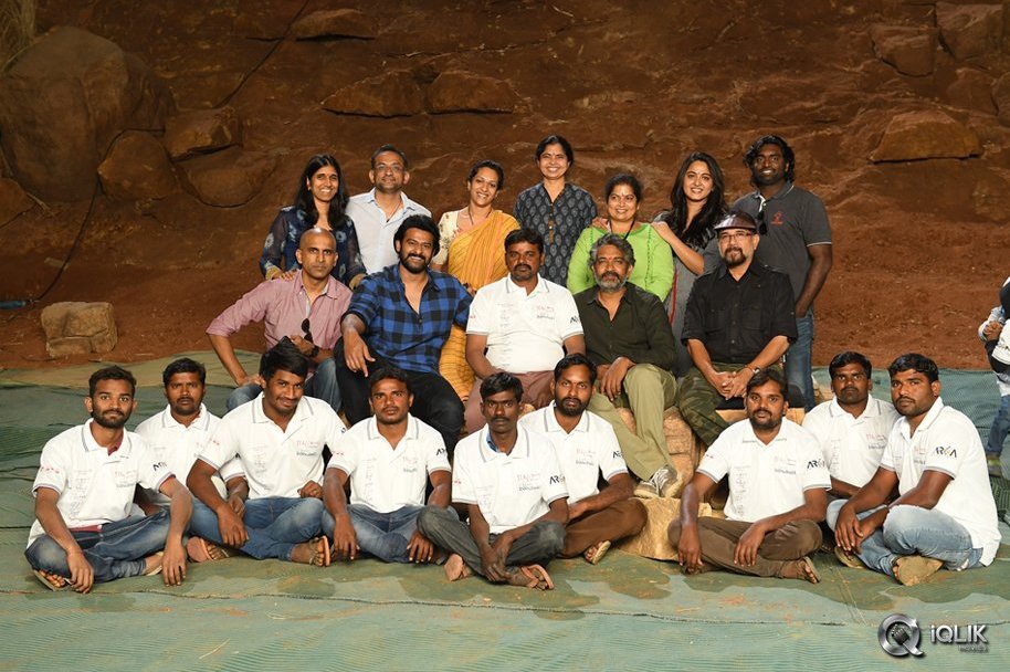 Baahubali-2-Pumpkin-Breaking-Function